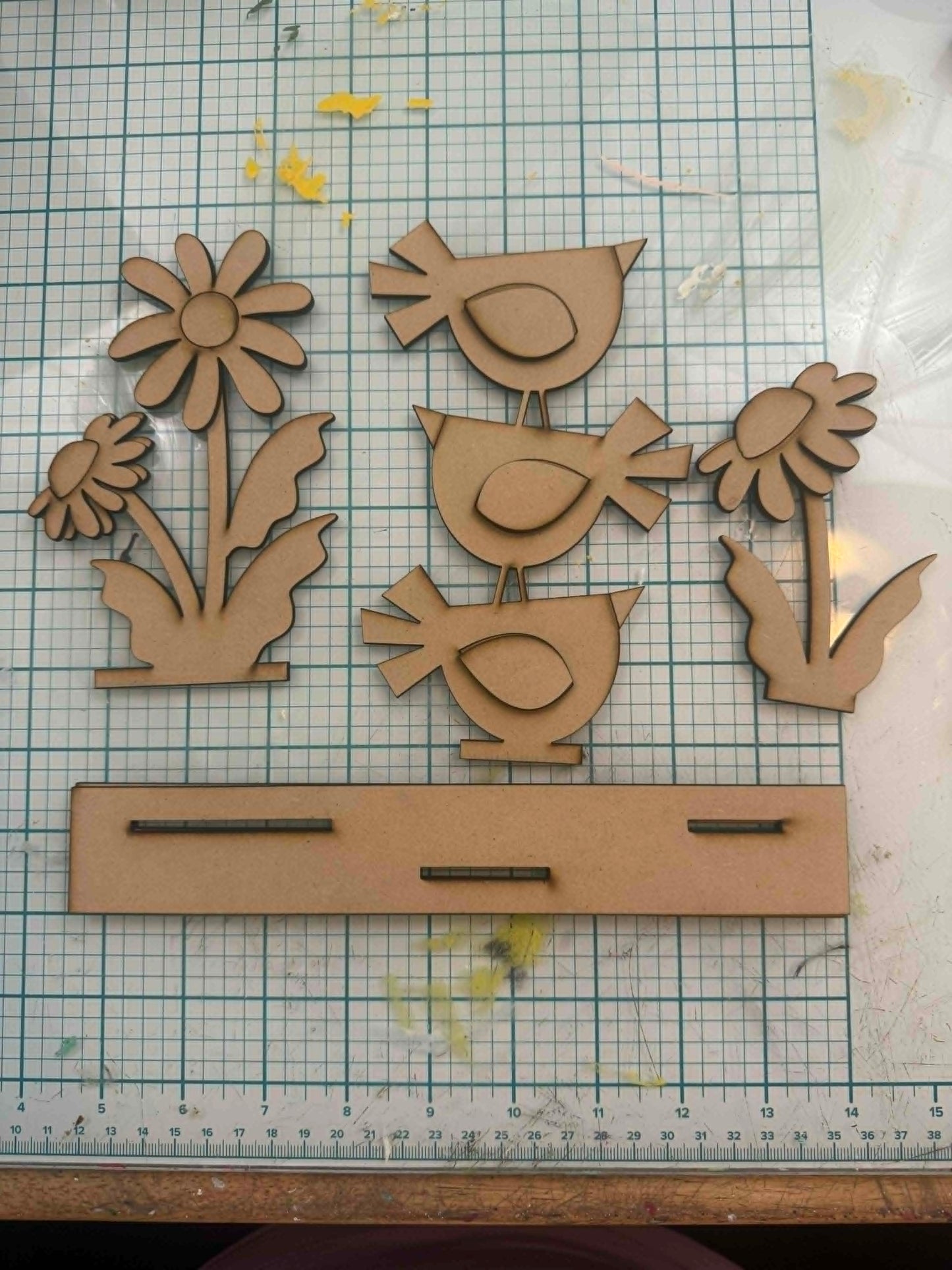Spring Birds & Daisies Shelf Sitter