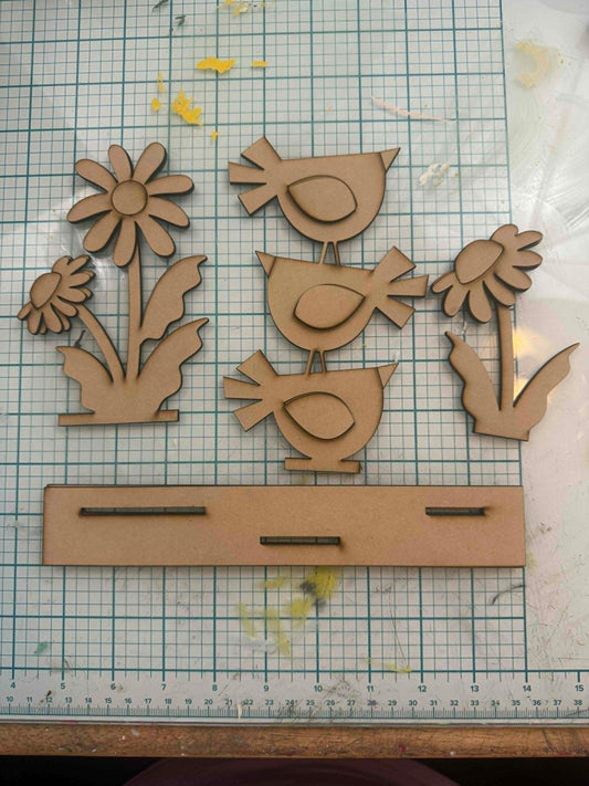 Spring Birds & Daisies Shelf Sitter